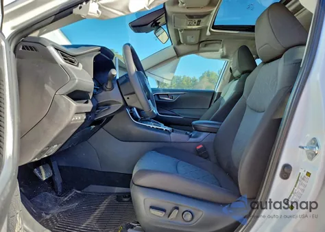 2025 Toyota Rav4 Xle из США, поврежденный, VIN 2T3P1RFV1SW581140